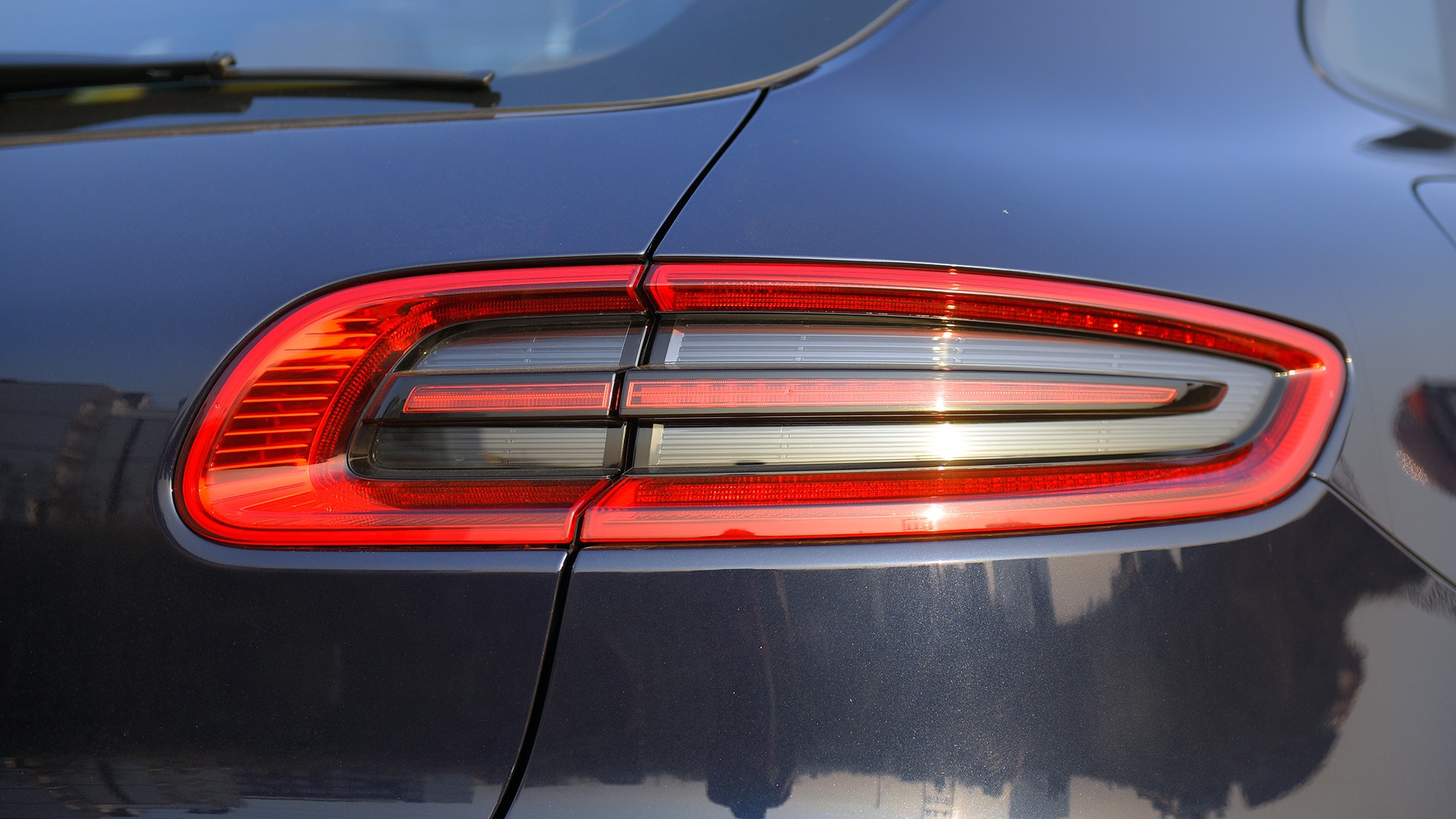 Porsche Macan 2016 R4 Exterior